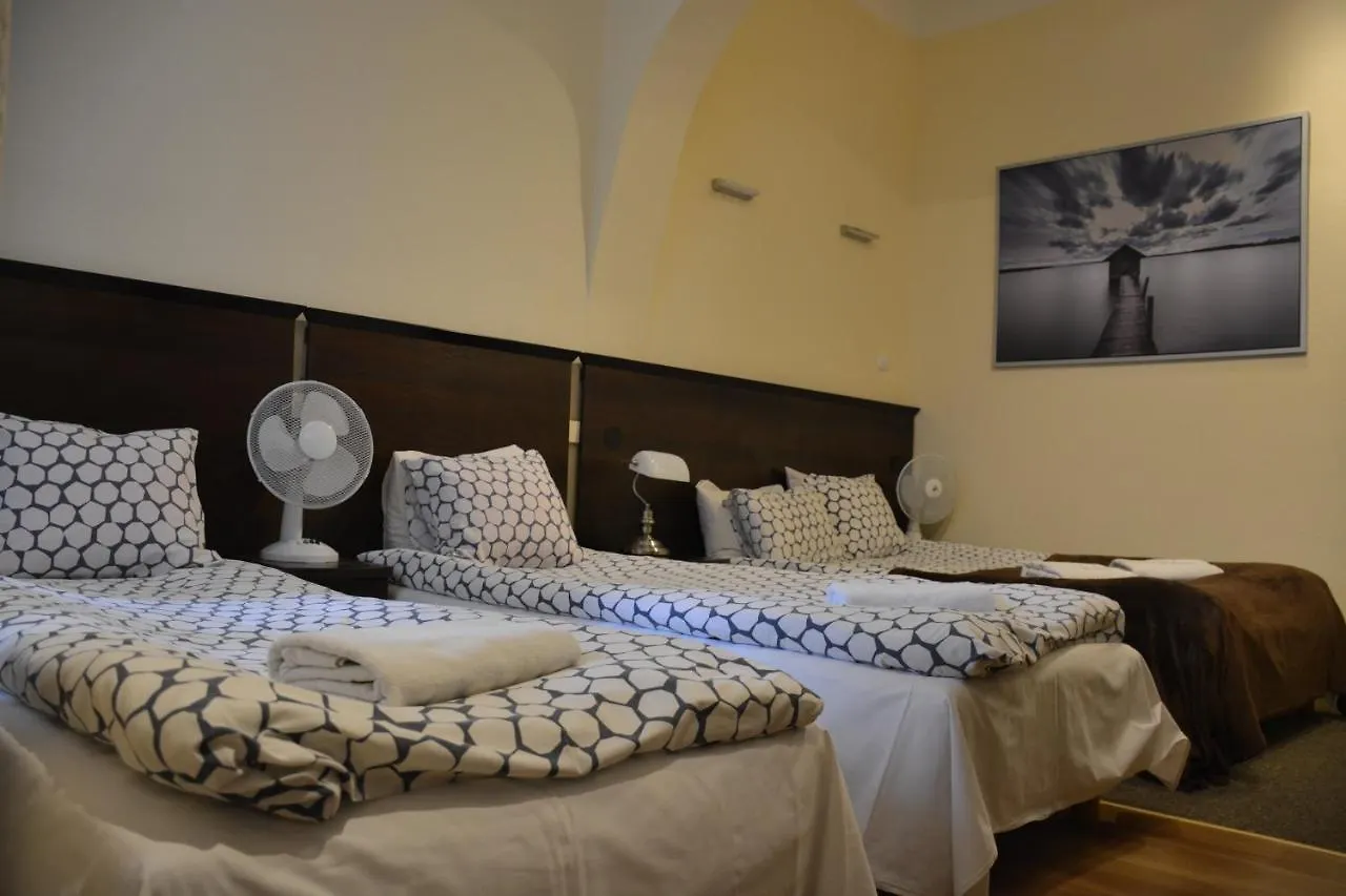 Residence B&B La Fontaine Aparthotel Krakow 2*,