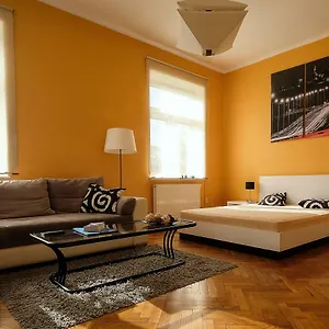 Apartment Spacious In The Heart Of